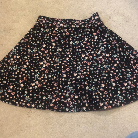 Floral circle skirt - Picture 4 of 5